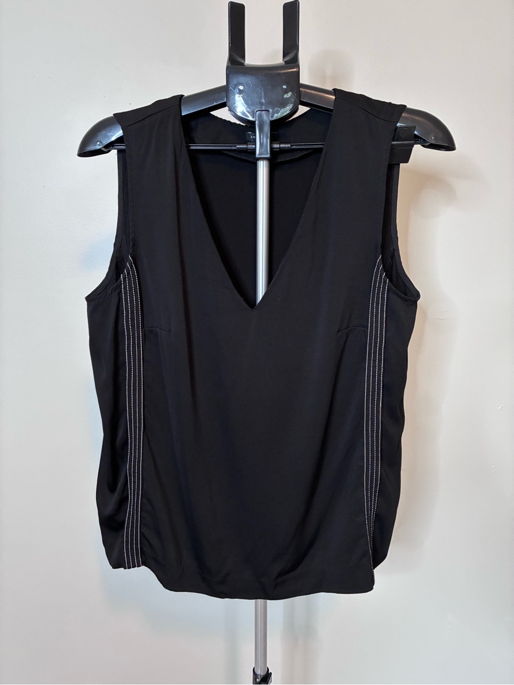 Ann Taylor Black Sleeveless V-Neck Blouse Large Contrast Stitching Career Top